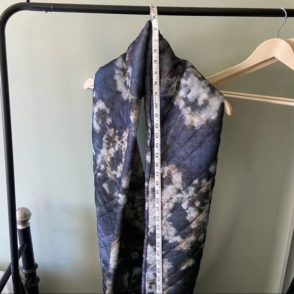 PLUSH CIRCLE SCARF - Picture 5 of 6